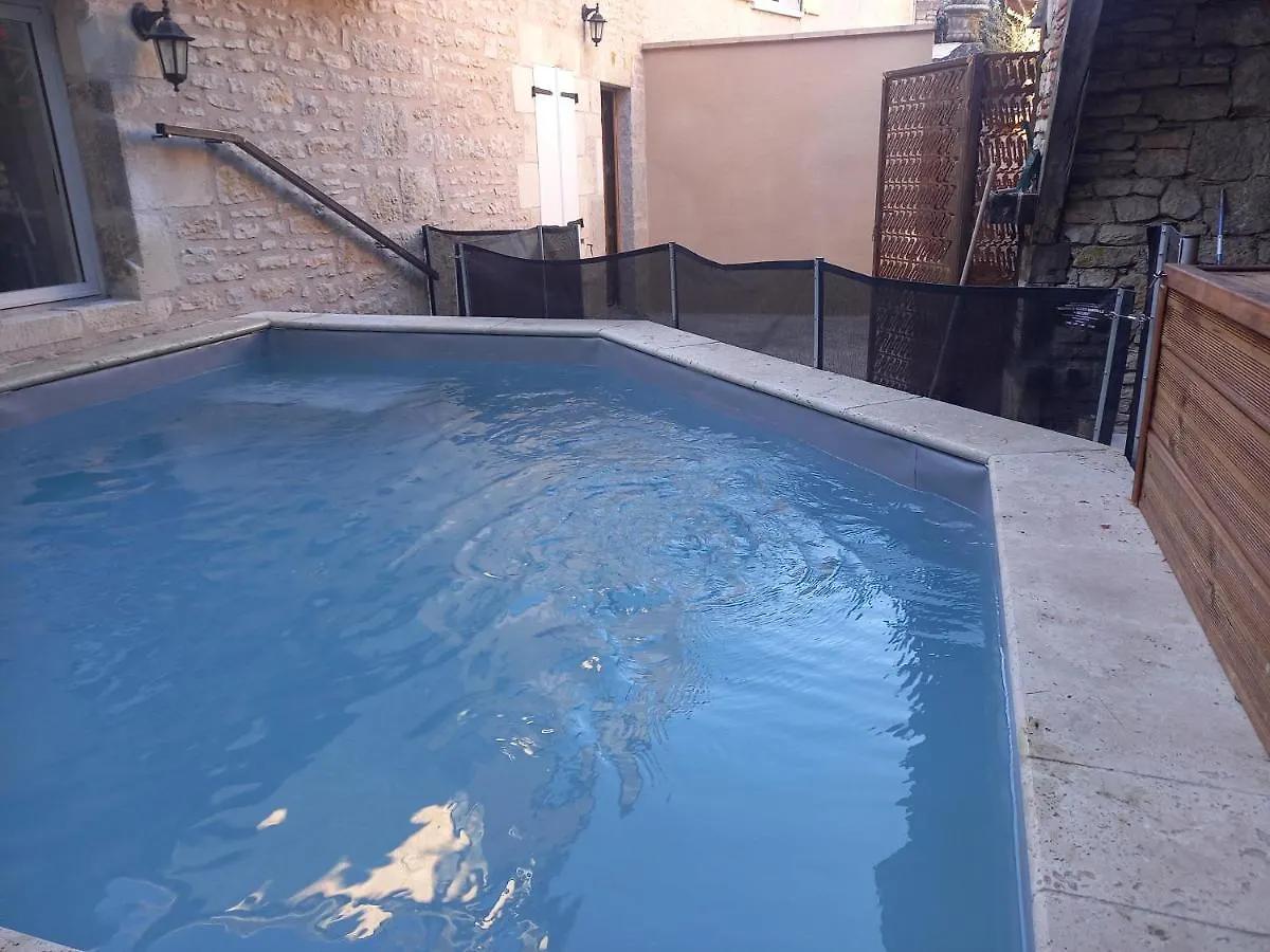 Nyaraló L'Authentique Martelaise Piscine Chauffee Villa